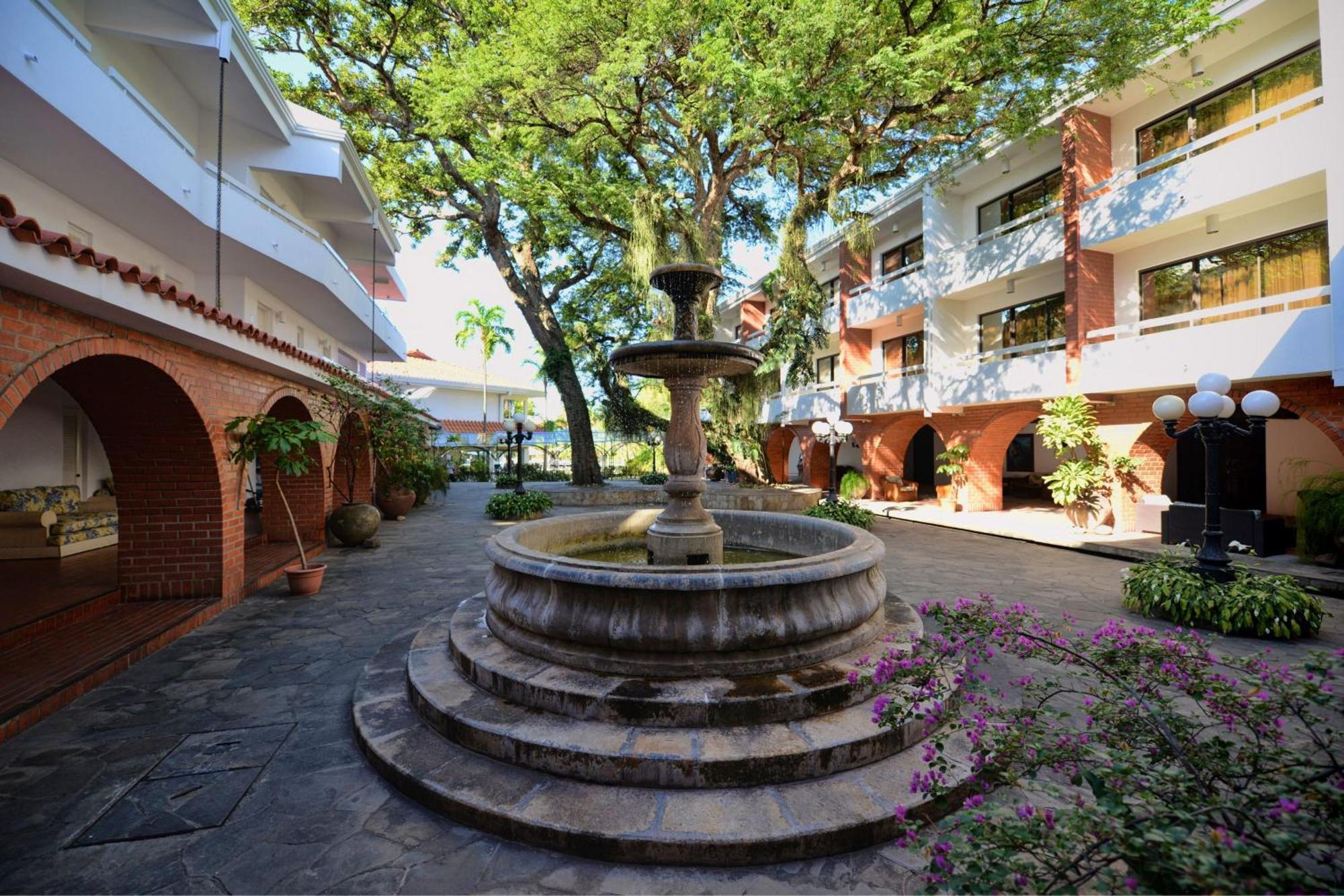 Los Tajibos, Santa Cruz De La Sierra, A Tribute Portfolio Hotel Dış mekan fotoğraf